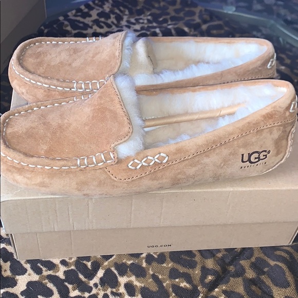 UGG Shoes - Women's Ansley Moccasin Slippers NWB SIZE 6
